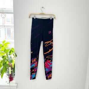 Wear it to Heart Peloton Retro Reversible Graphic Leggings Size Small